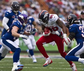 开云体育中国-克莱·汤普森三分雨倾盆，广东队对阵灰熊友谊赛提前三节打卡下班