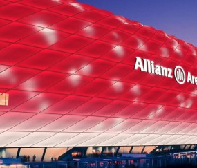 开云体育直播-当红黑铁壁遭遇莱万风暴，一场定义时代的攻防对话