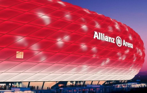 开云体育直播-当红黑铁壁遭遇莱万风暴，一场定义时代的攻防对话