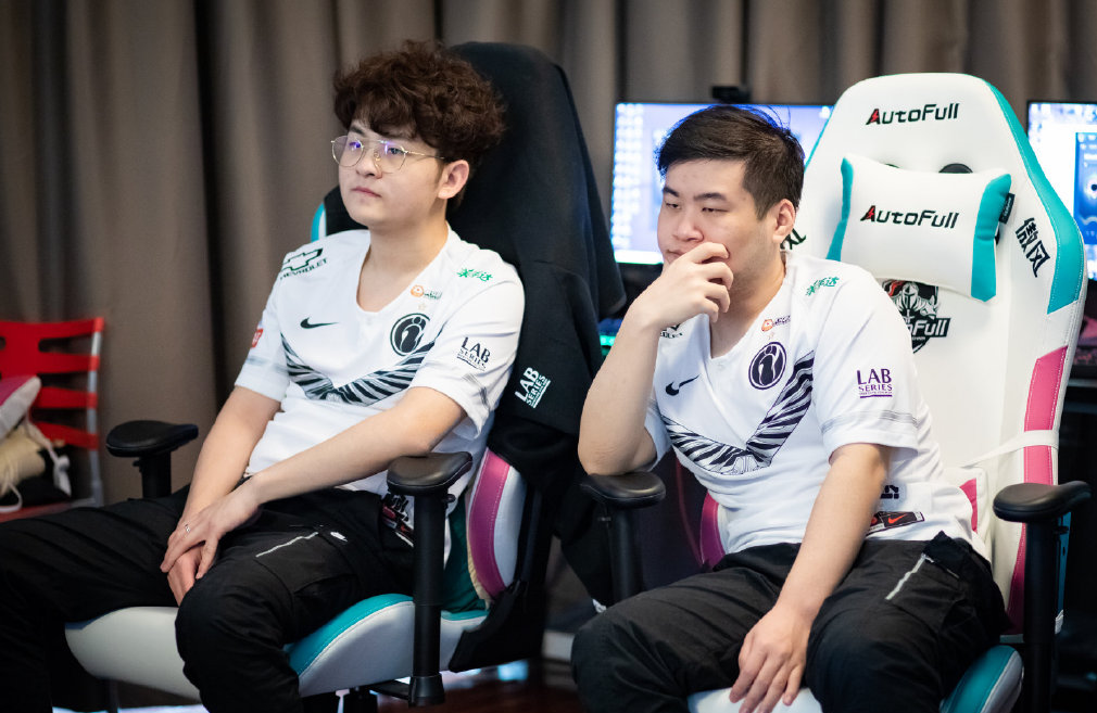 IG险胜DRX2，Knight2完成帽子戏法