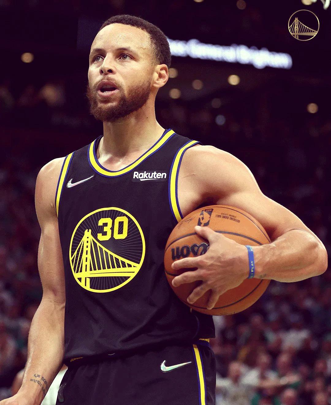 天津队绝杀凯尔特人，库里关键制胜