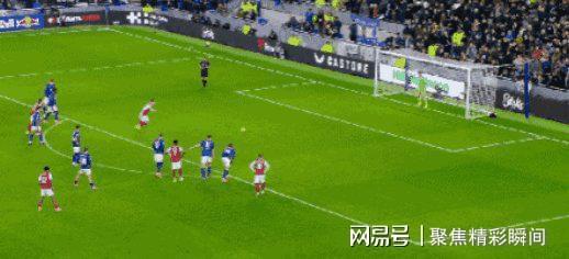 竞技队主场不敌埃弗顿,遭遇关键失利,冠军形势有所颠簸 竞技队主场不敌埃弗顿,遭遇关键失利,冠军形势有所颠簸