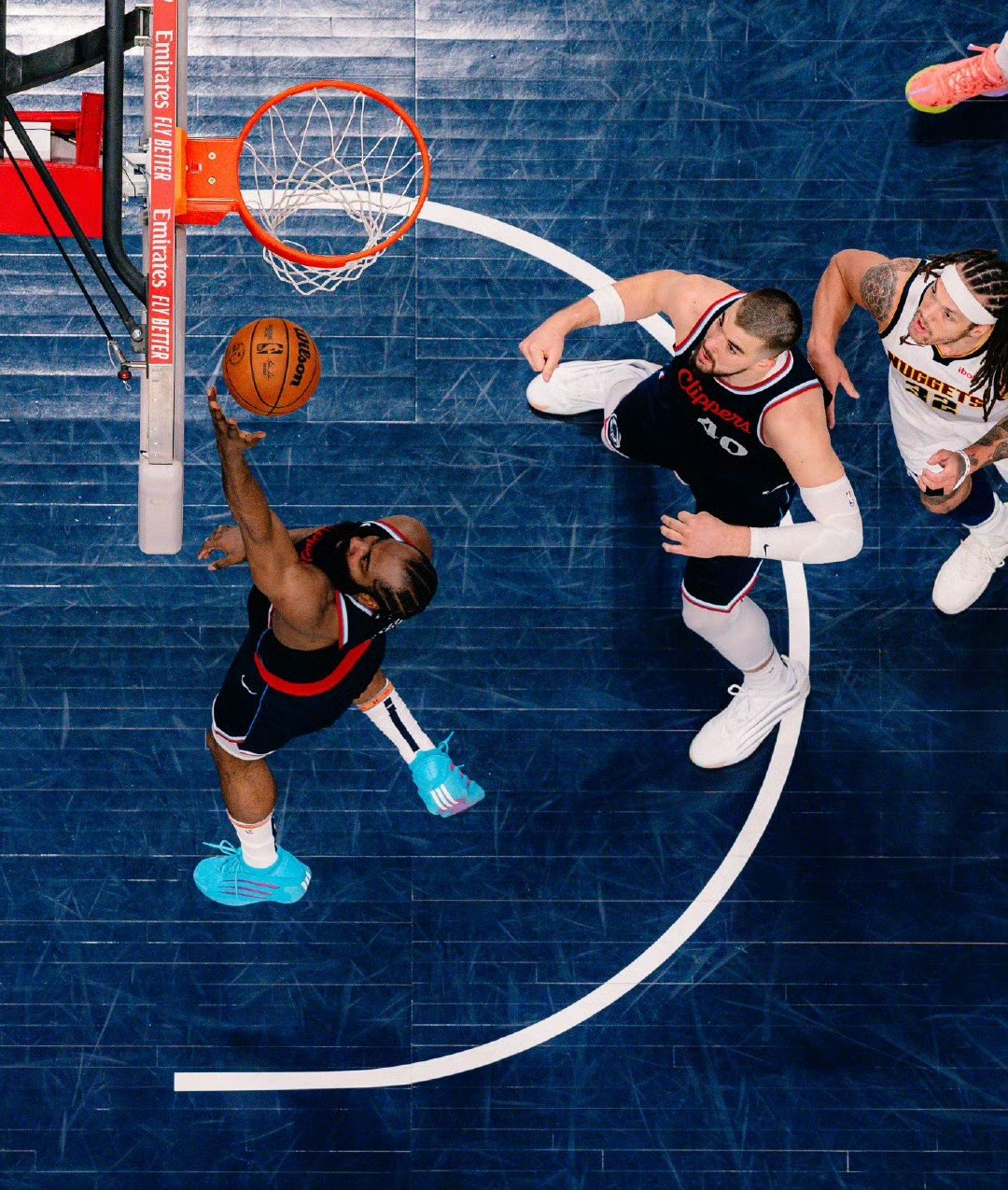 美国男篮鏖战南韩男篮，哈登完成帽子戏法