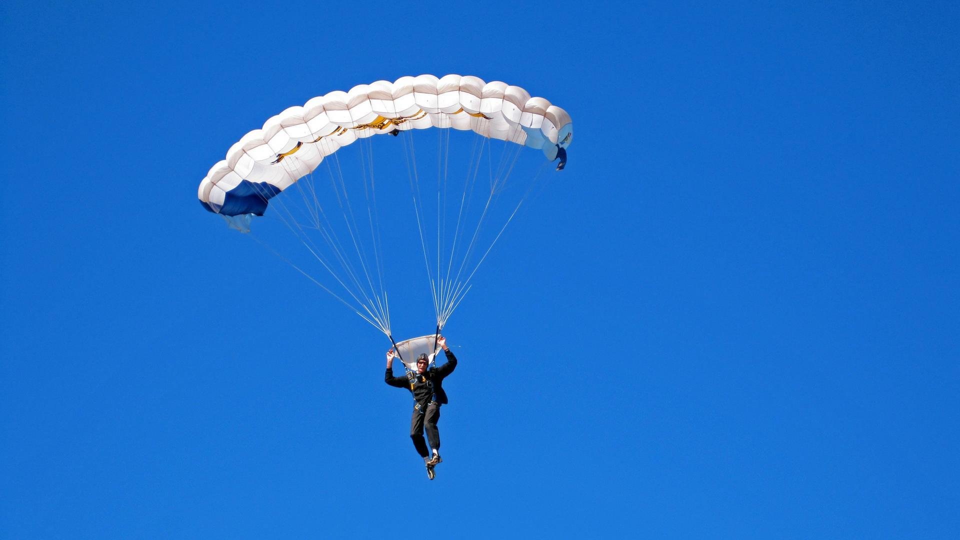 赛道与古城，塞维利亚见证F1年度争冠的终极对决