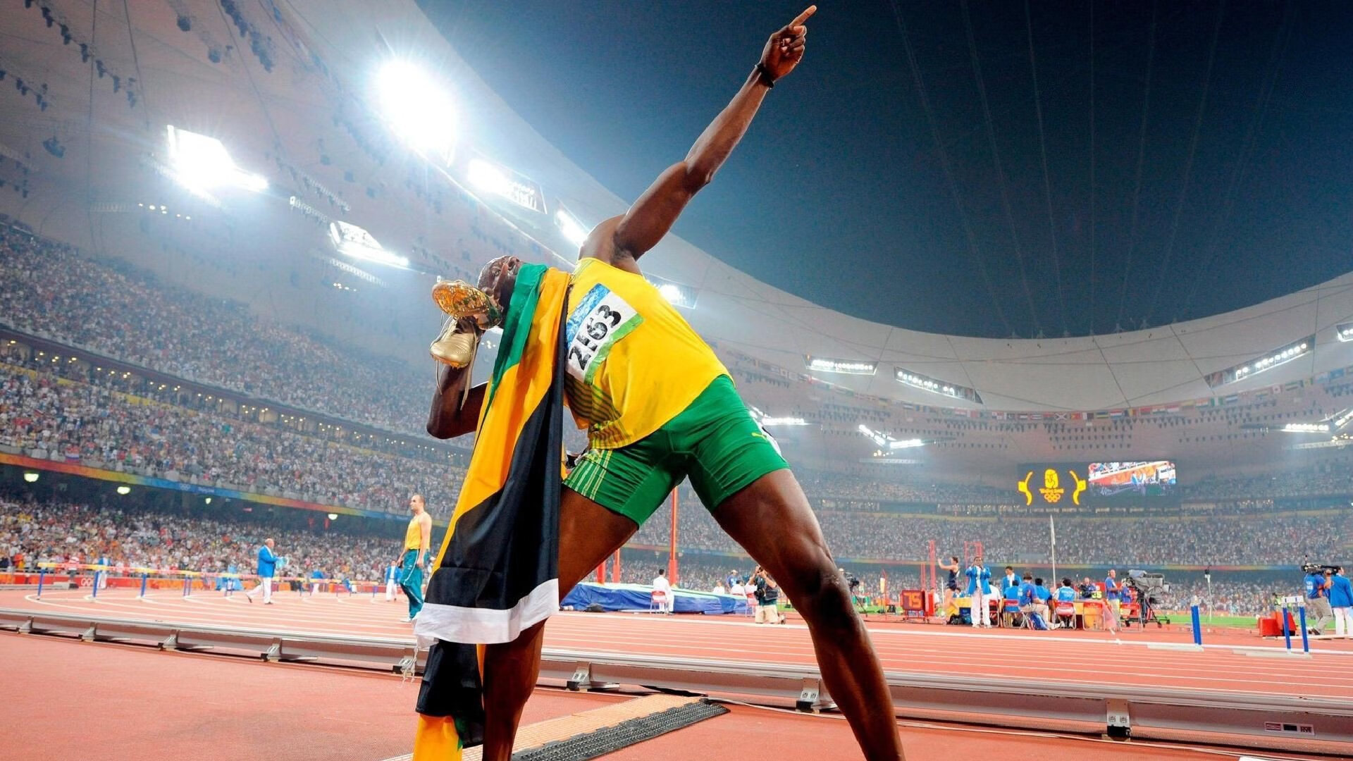 新王登基,勒沃库森跨洲击溃墨西哥,内马尔末节神级接管定乾坤